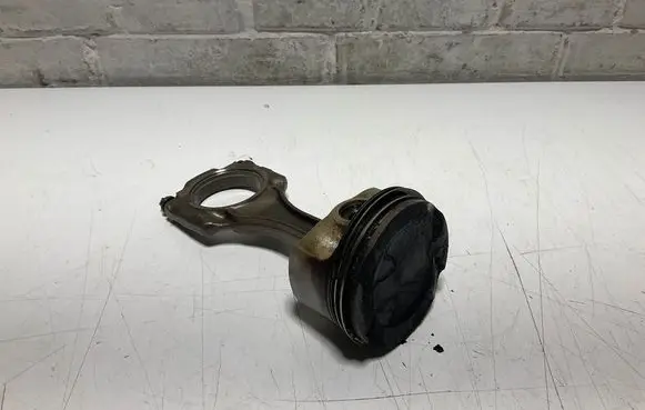 BMW 5 F10 F11 Piston with connecting rod 7843237