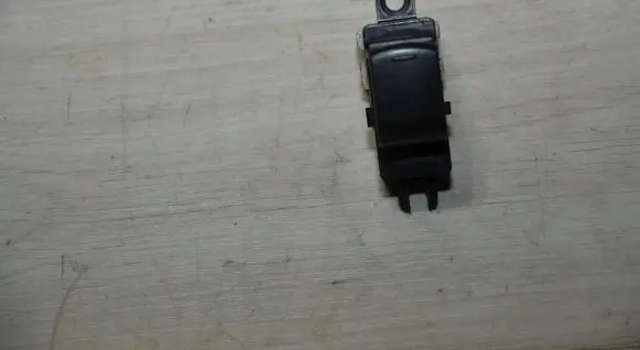 Nissan Note (E12) Electric window control switch