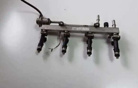 Opel Zafira C Fuel injector 0280158205