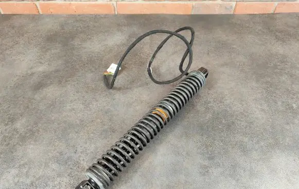 BMW 7 F01 F02 F03 F04 Tailgate strut 7120098