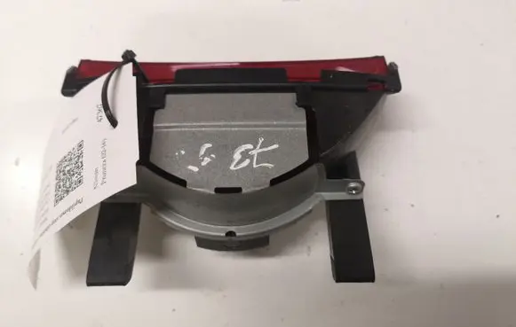 Nissan Primera Third/center stoplight 270275 270276