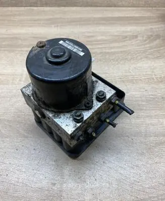 Volkswagen Golf V ABS Pump 1K0907379K 1K0614517H