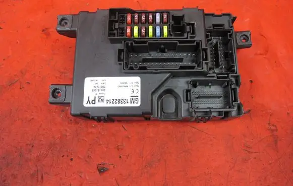 Opel Corsa D Relay mounting block 