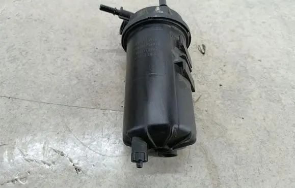 Opel Vivaro Fuel filter housing 8200780972
