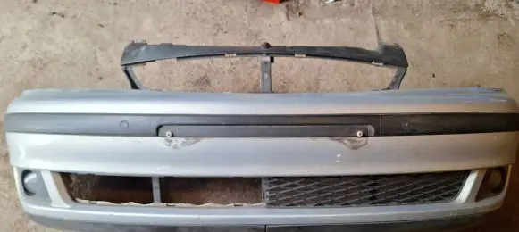 Ford Galaxy Front bumper 7M5807221 YM2117C831CA