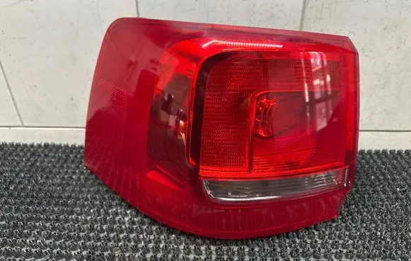 Volkswagen Sharan Rear/tail lights 7N0945257