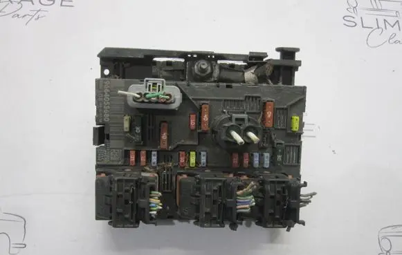 Citroen C4 I Picasso Fuse module 9664055680 13705850