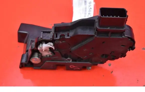 Volvo C30 Front door lock 30753658