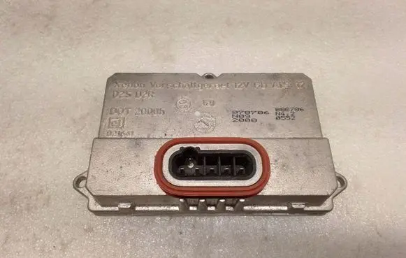Mercedes-Benz E W211 Headlight ballast module Xenon 5DV00829000