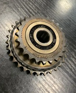 BMW 7 G11 G12 Timing chain sprocket 8642165