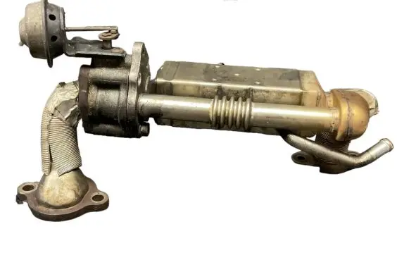Mazda CX-7 EGR valve cooler R2AX20304 23G9A000102