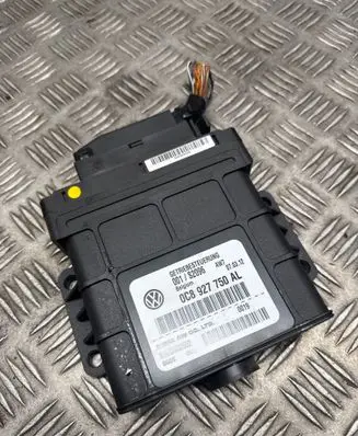 Audi Q7 4L Gearbox control unit/module 0C8927750AL 001S2096