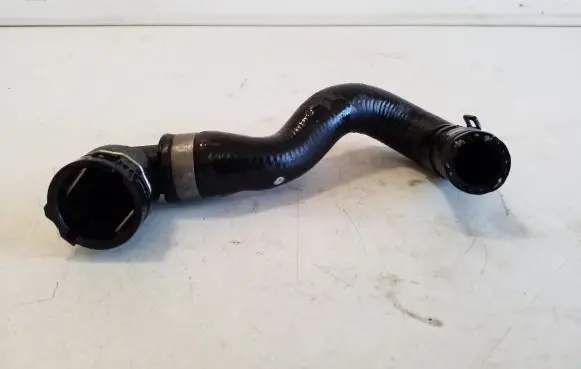 Volvo XC40 Engine coolant pipe/hose 32224229