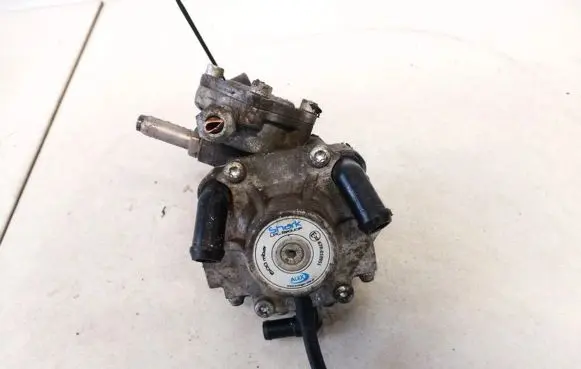 Subaru Legacy LP gas reducer 67r010951 67r-010951