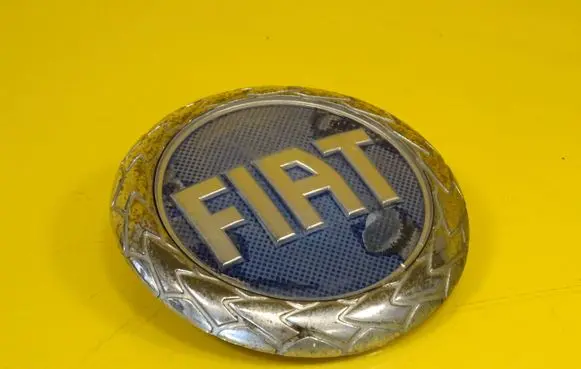 Fiat Seicento/600 Manufacturer badge logo/emblem 46769300