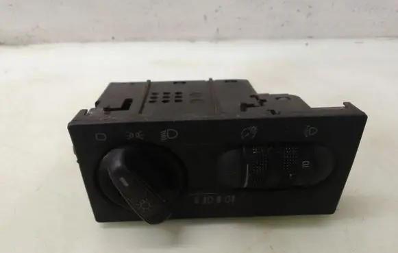 Volkswagen Golf III Light switch 1H6941531