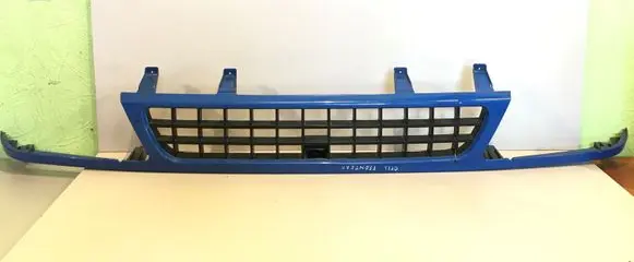 Opel Frontera A Front bumper upper radiator grill 07050999