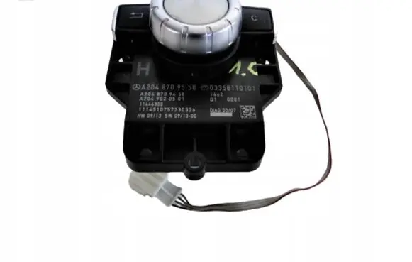 Multifunctional control switch/knob