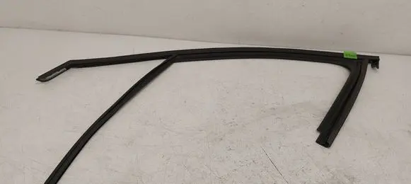 Peugeot 2008 I Rubber seal front coupe door 9673086580