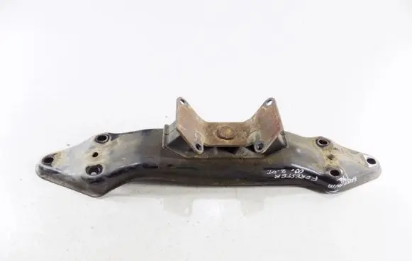 Subaru Forester SF Gearbox mounting bracket