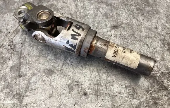 Toyota Avensis T250 Steering column universal joint 010605 0101