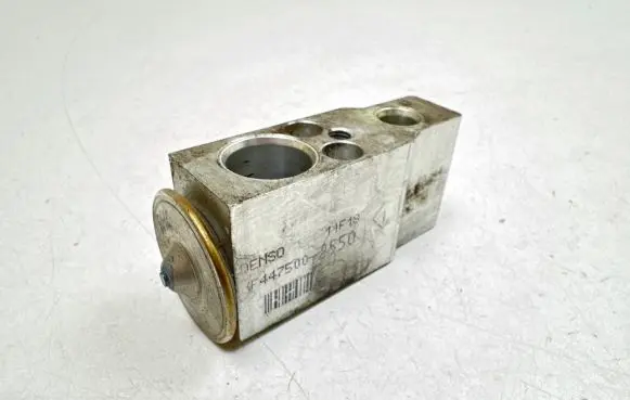 Mitsubishi Colt Air conditioning (A/C) expansion valve MF4475002550 11F13 6M1R