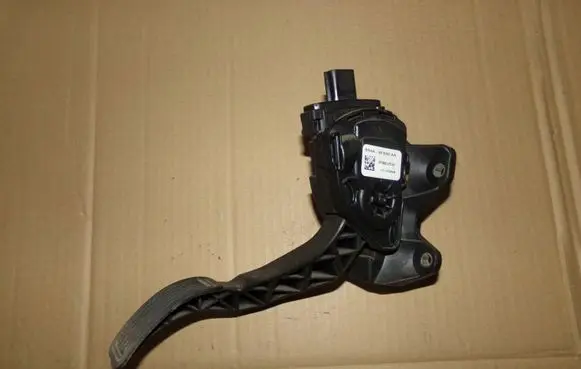 Ford Focus Accelerator throttle pedal 8S4A9F836AA