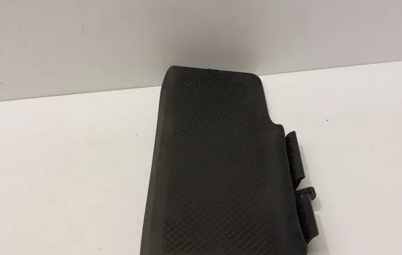 Foot area side trim