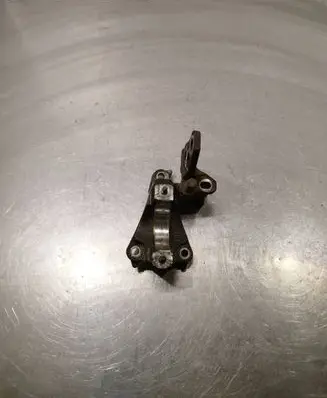 Mazda 6 Engine mounting bracket
