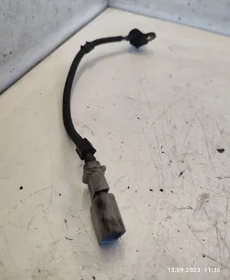 Audi A3 S3 8P Crankshaft position sensor 9805940
