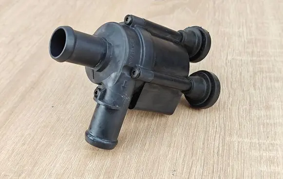 Audi A5 Electric auxiliary coolant/water pump 06H121601N