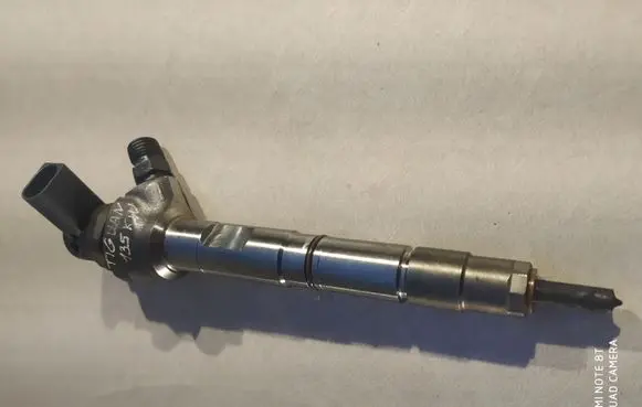 Volkswagen Tiguan Fuel injector 0445110471