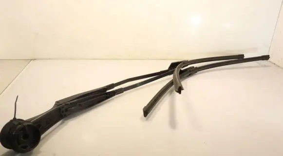 Ford Focus Front wiper blade arm