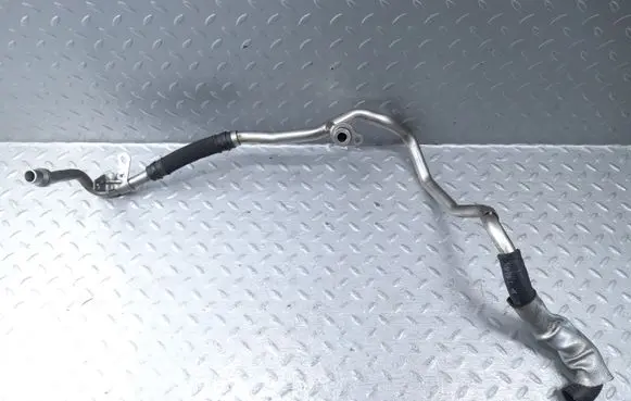 Mercedes-Benz C AMG W205 Engine coolant pipe/hose A17720017521 1772001752