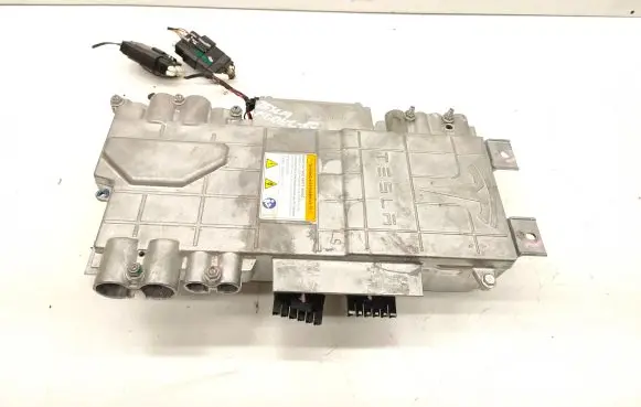 Tesla Model S Voltage converter inverter 104986800C