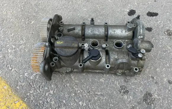 Volkswagen Up Rocker cam cover 04C103475