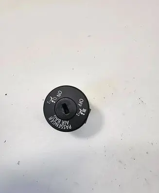 Passenger airbag on/off switch