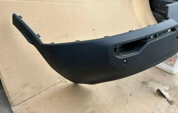 Volvo XC40 Front bumper lip 