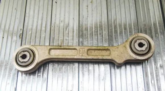 Rear upper control arm/wishbone