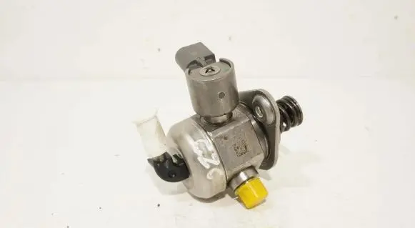 Audi A3 S3 8V Fuel injection high pressure pump 0261520261