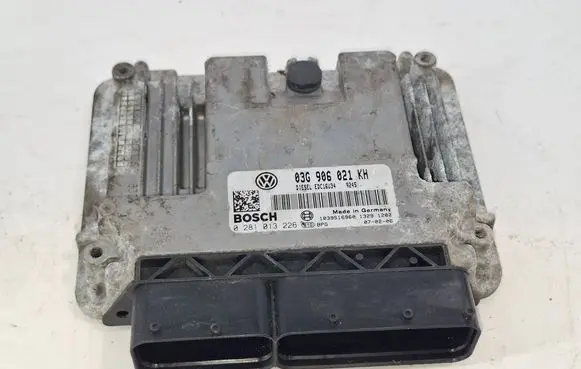 Volkswagen Jetta V Engine control unit/module 03G906021KH 1039S16960 0281013226