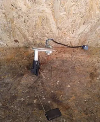 Volvo S60 Fuel level sensor 08825
