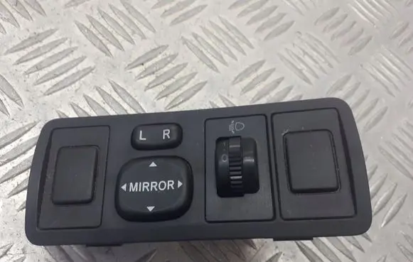 Toyota Avensis T250 A set of switches 