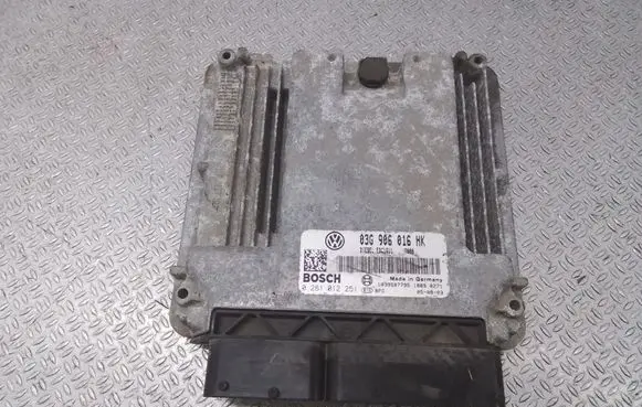 Volkswagen Touran I Engine control unit/module 03G906016HK 0281012251