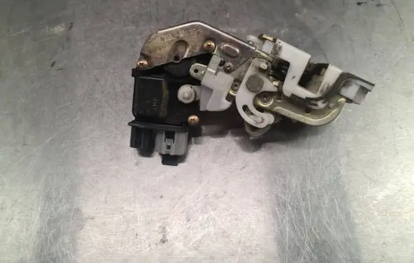 Honda HR-V Rear door lock