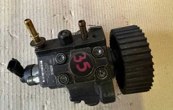 Alfa Romeo Giulietta Fuel injection high pressure pump 0445010305 6968044 55237688
