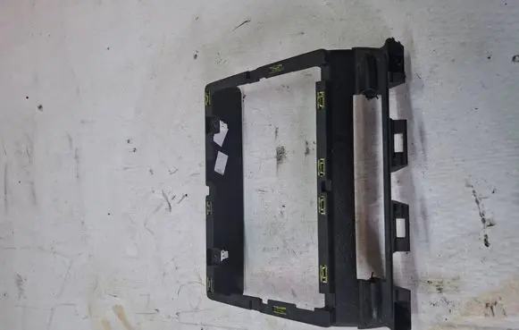 Renault Master III Radio/GPS head unit trim 682603805R