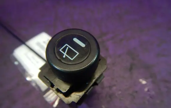 Tata Indica Vista II Headlight wiper switch M15G8