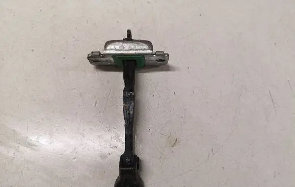 Hyundai i20 (PB PBT) Front door check strap stopper