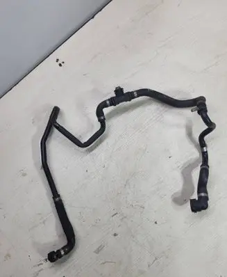 Engine coolant pipe/hose